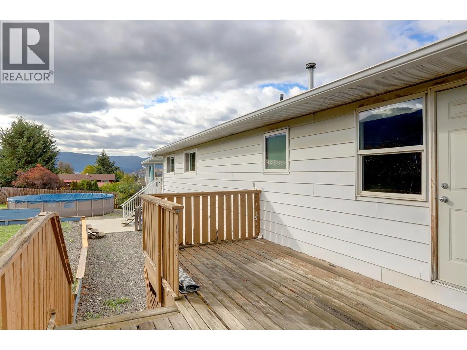5723 Richards Crescent