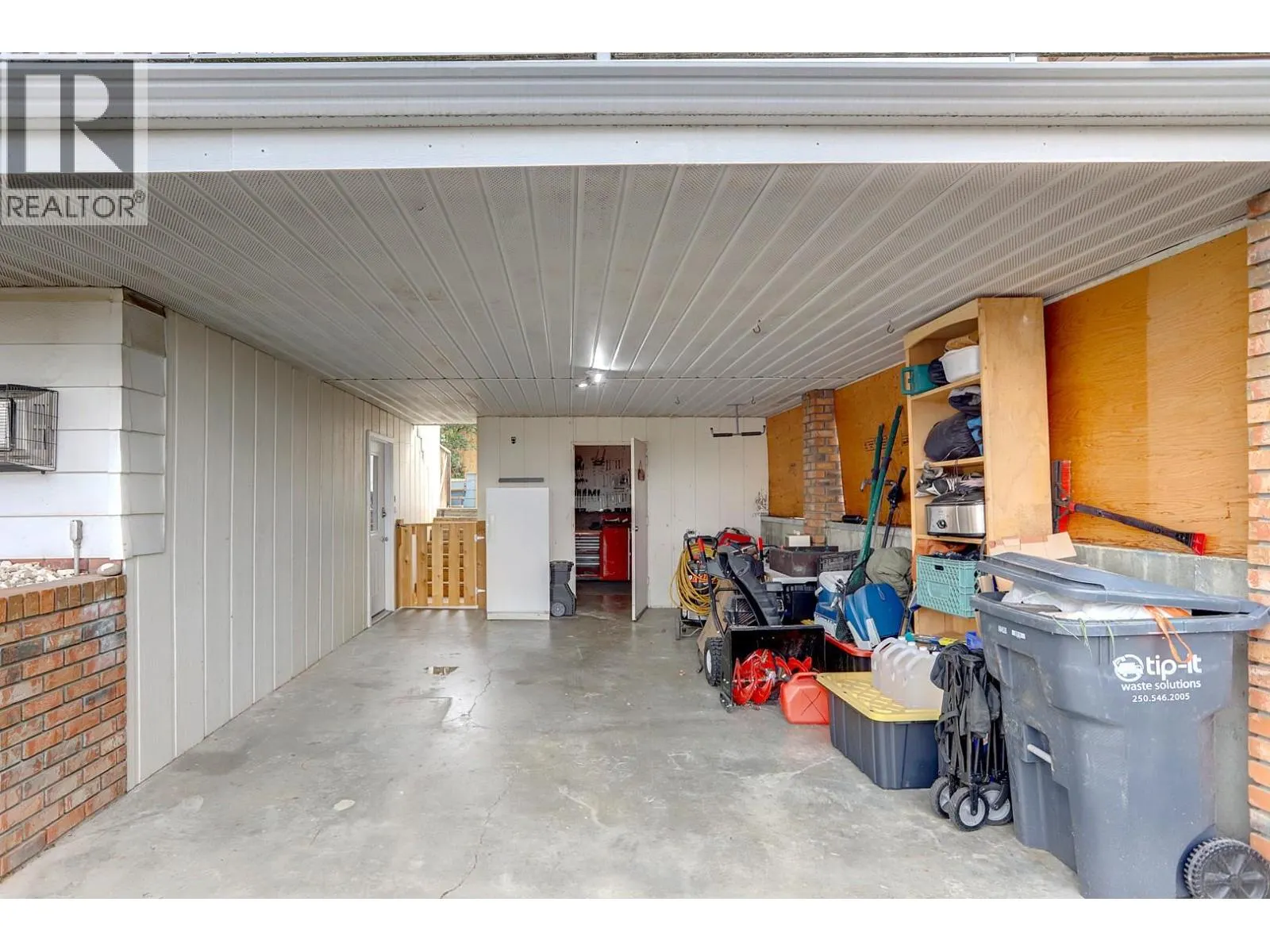 5723 Richards Crescent