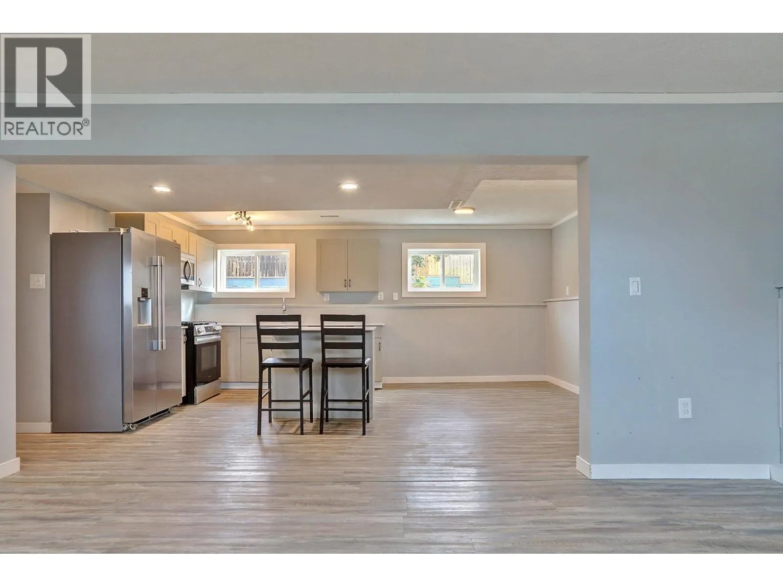 5723 Richards Crescent