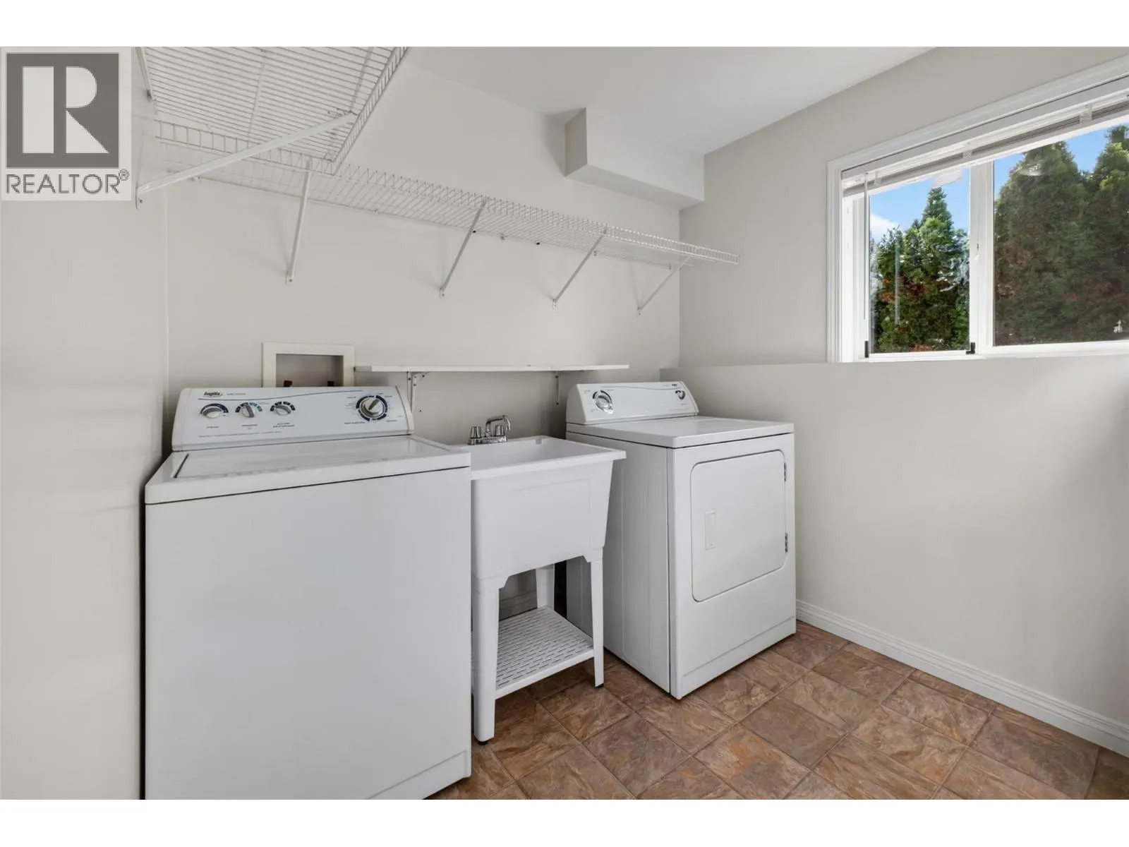 1380 Loseth Drive