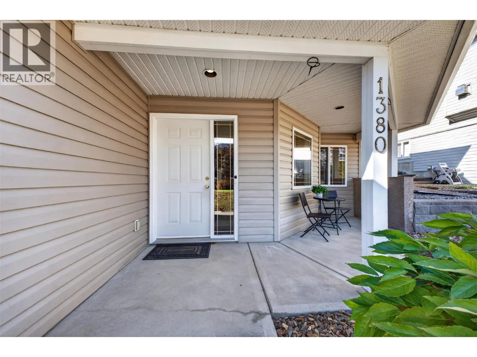 1380 Loseth Drive