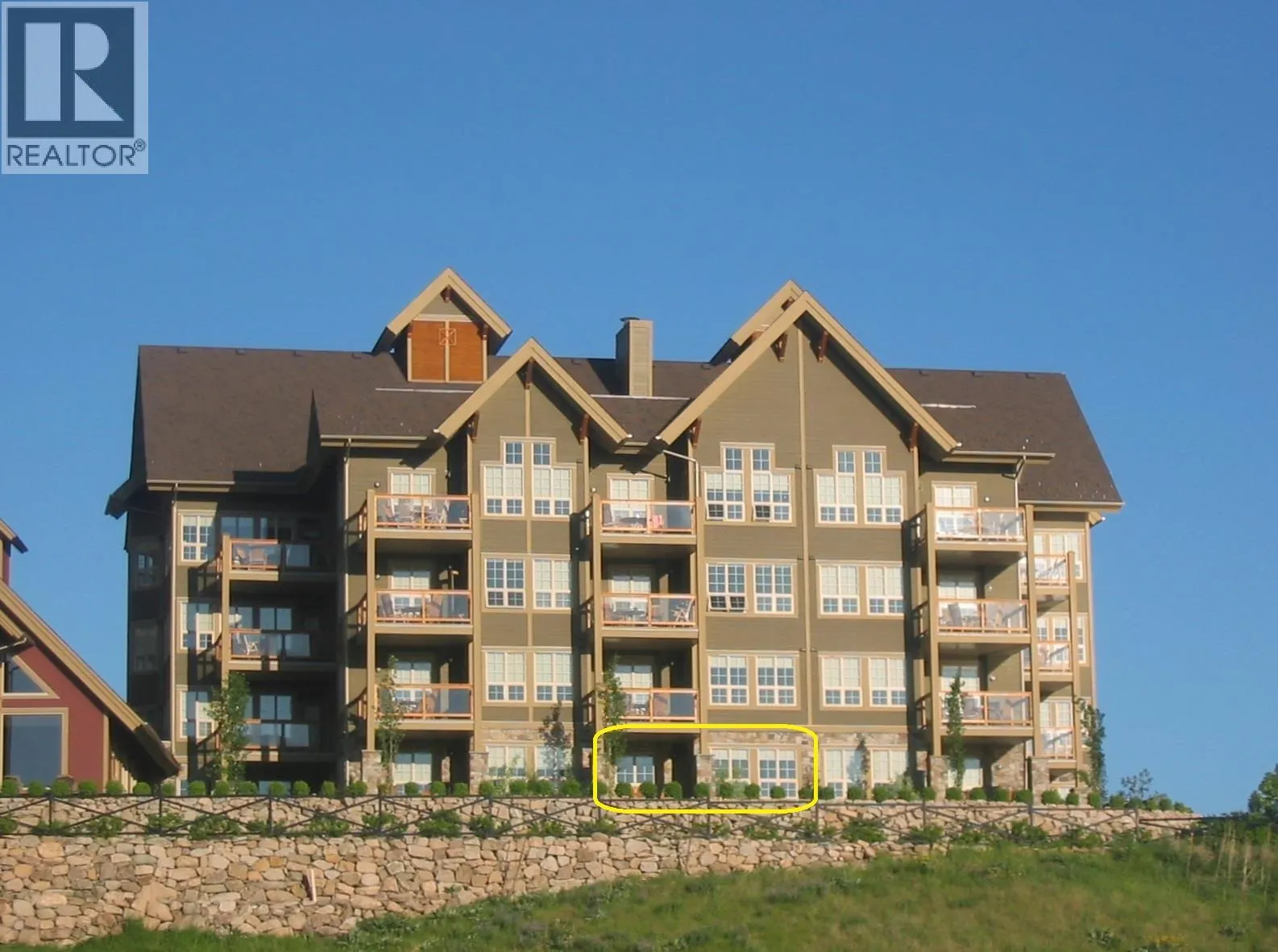 107 Village Centre Court Unit# 112