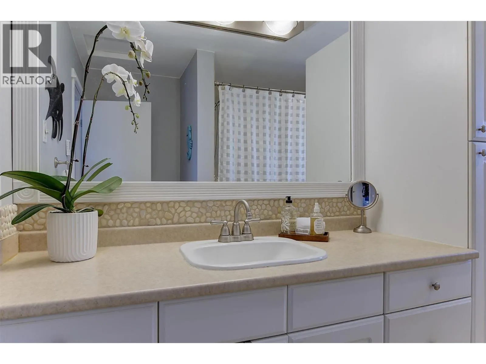 450 Holbrook Road W