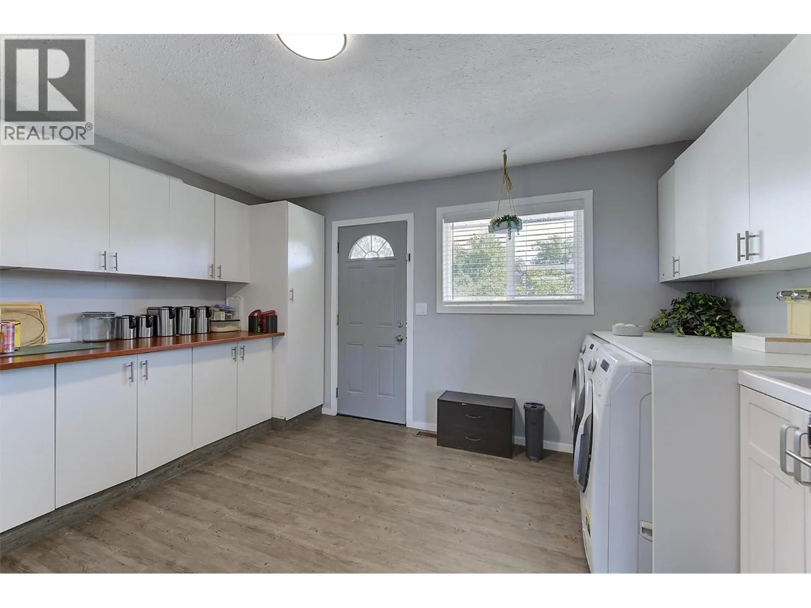 450 Holbrook Road W