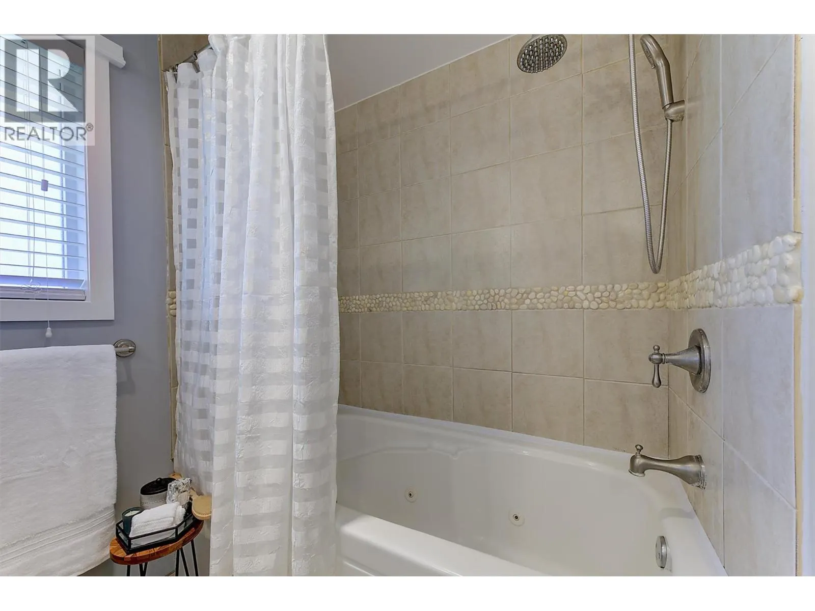450 Holbrook Road W