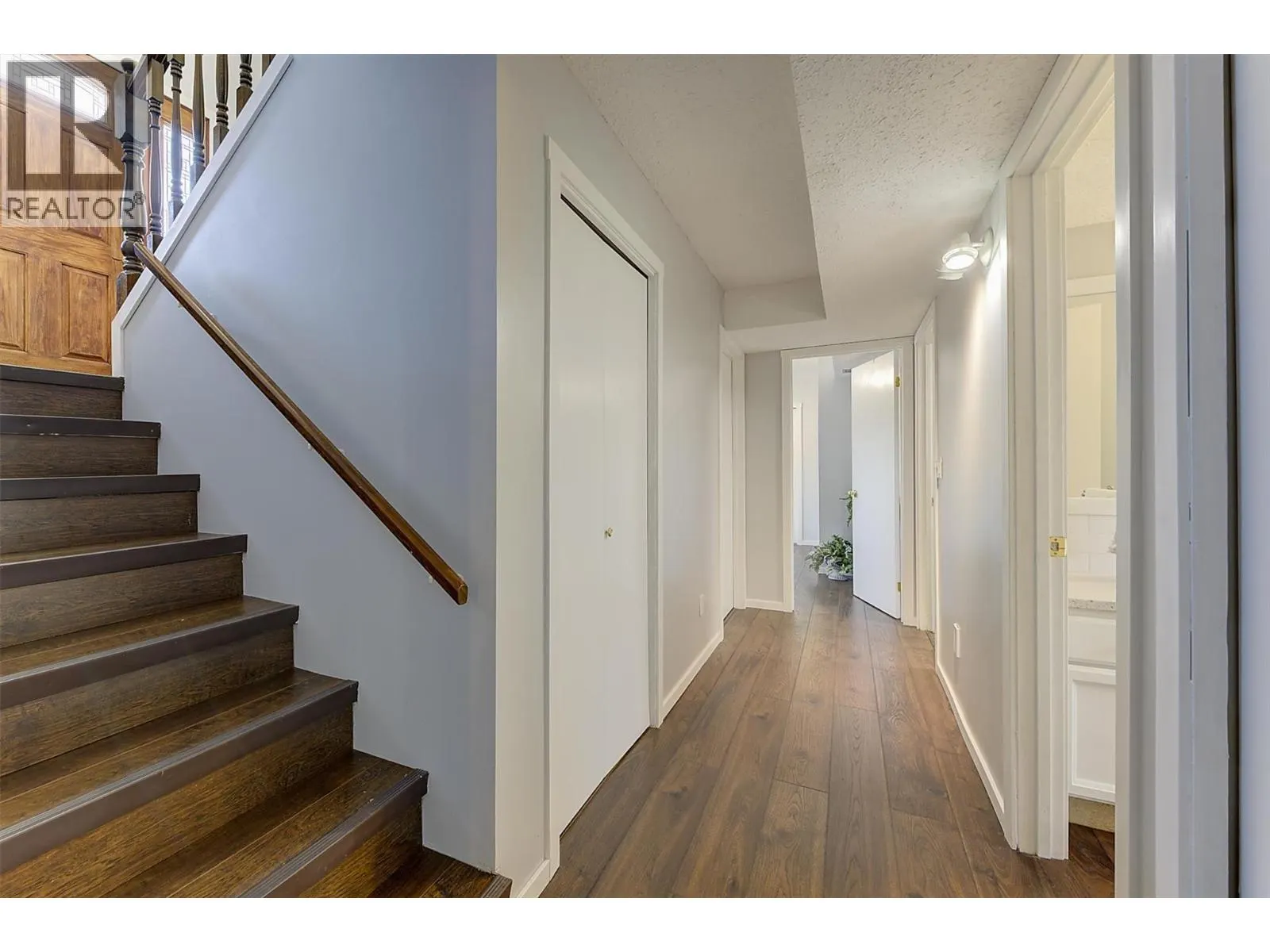 450 Holbrook Road W