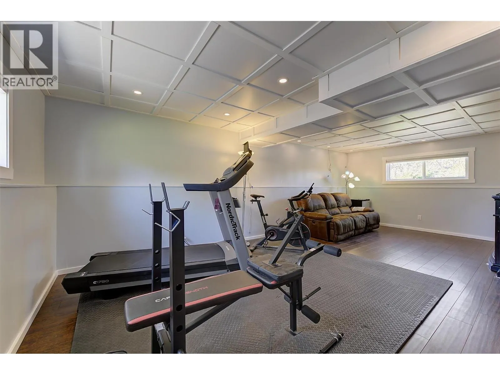 450 Holbrook Road W