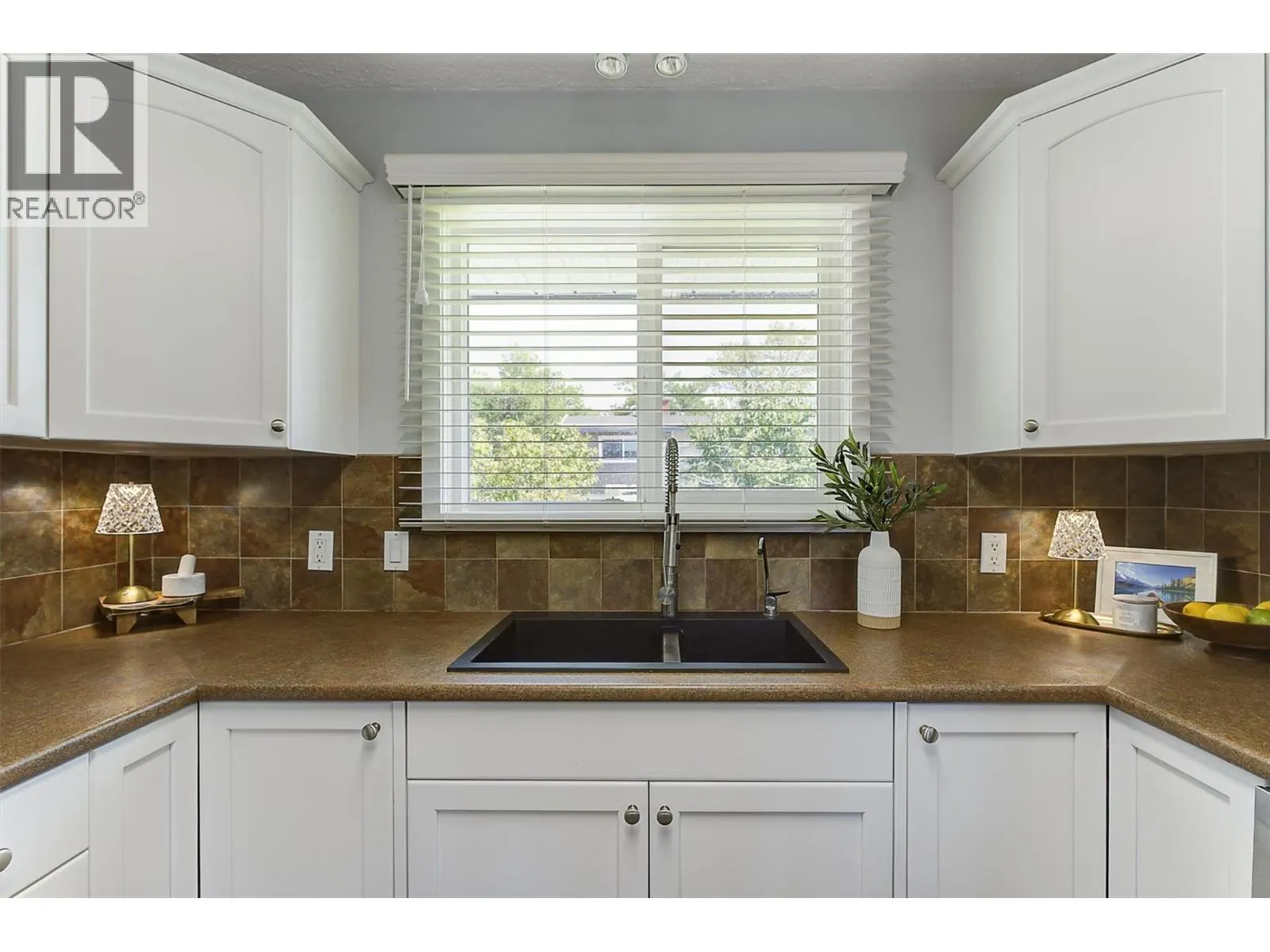 450 Holbrook Road W