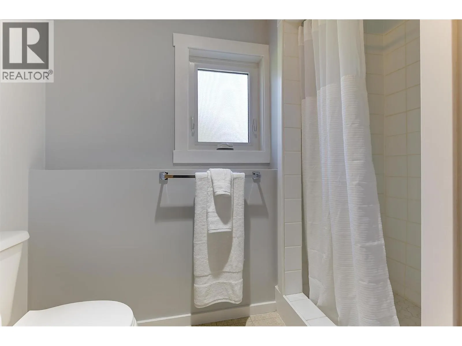 450 Holbrook Road W