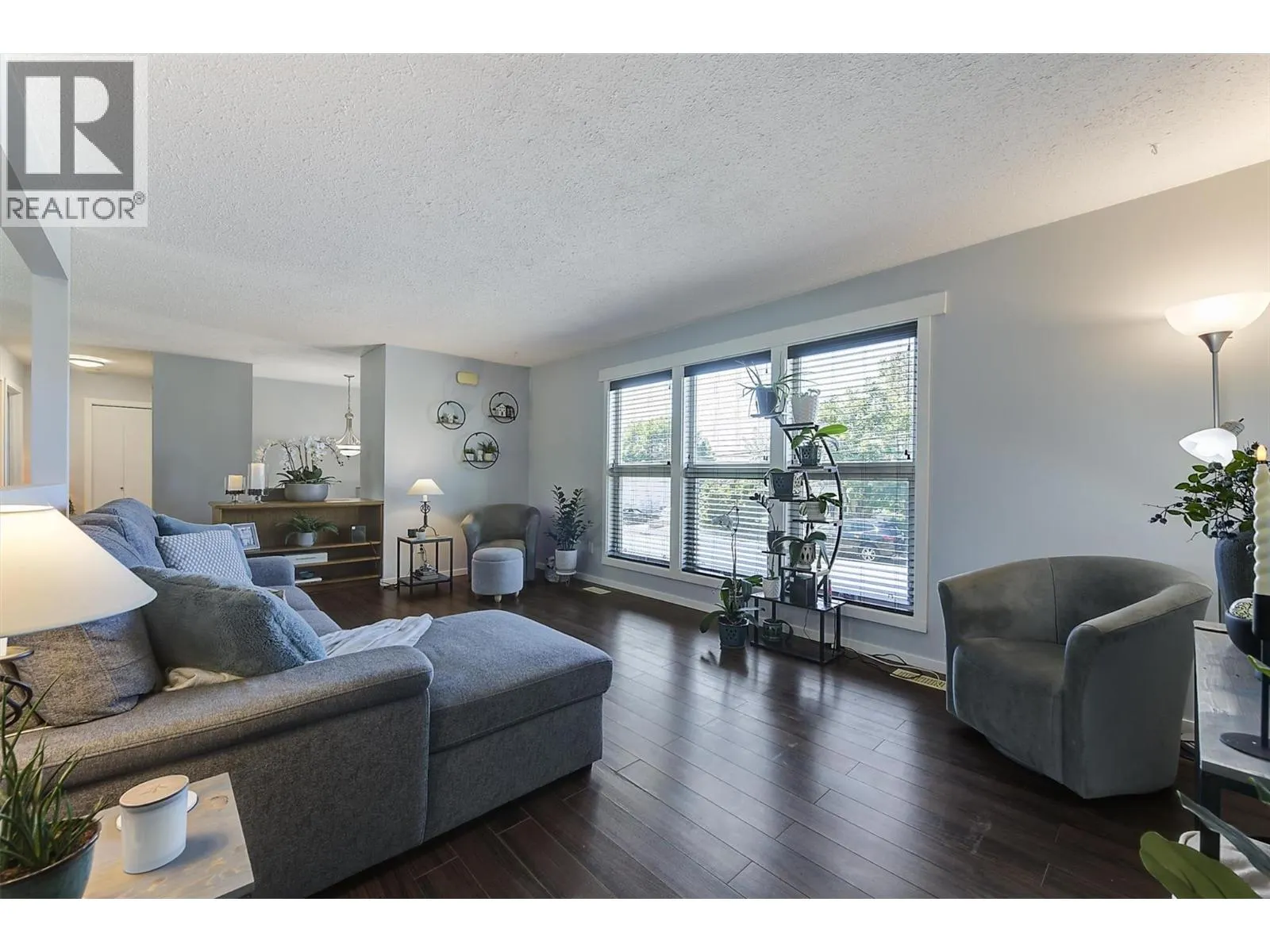 450 Holbrook Road W