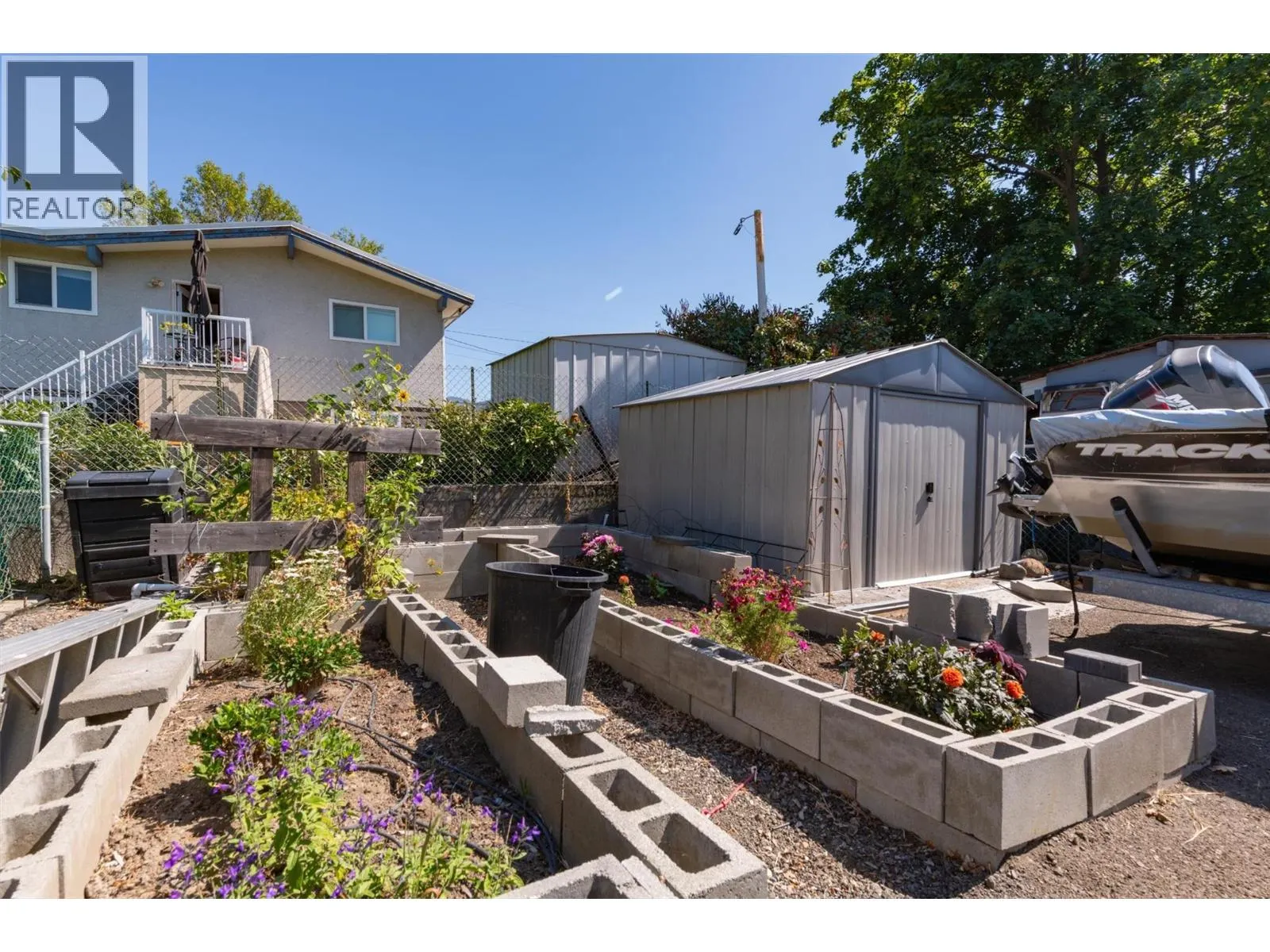 450 Holbrook Road W