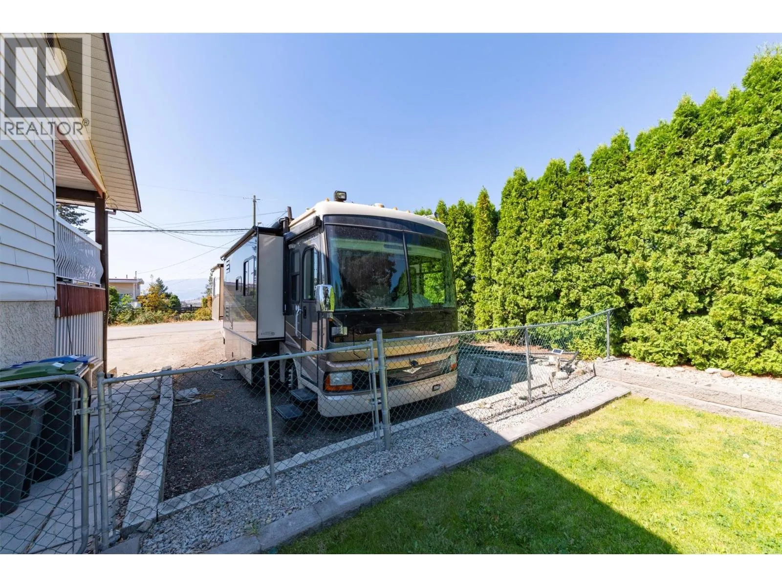 450 Holbrook Road W