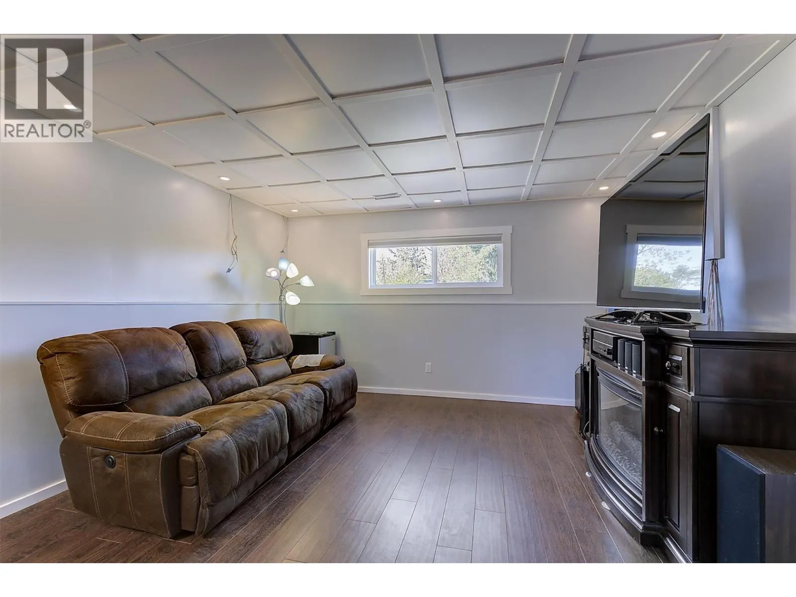 450 Holbrook Road W
