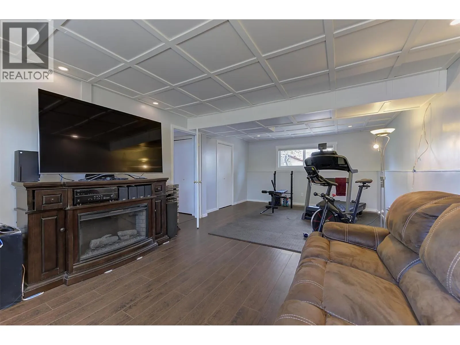 450 Holbrook Road W