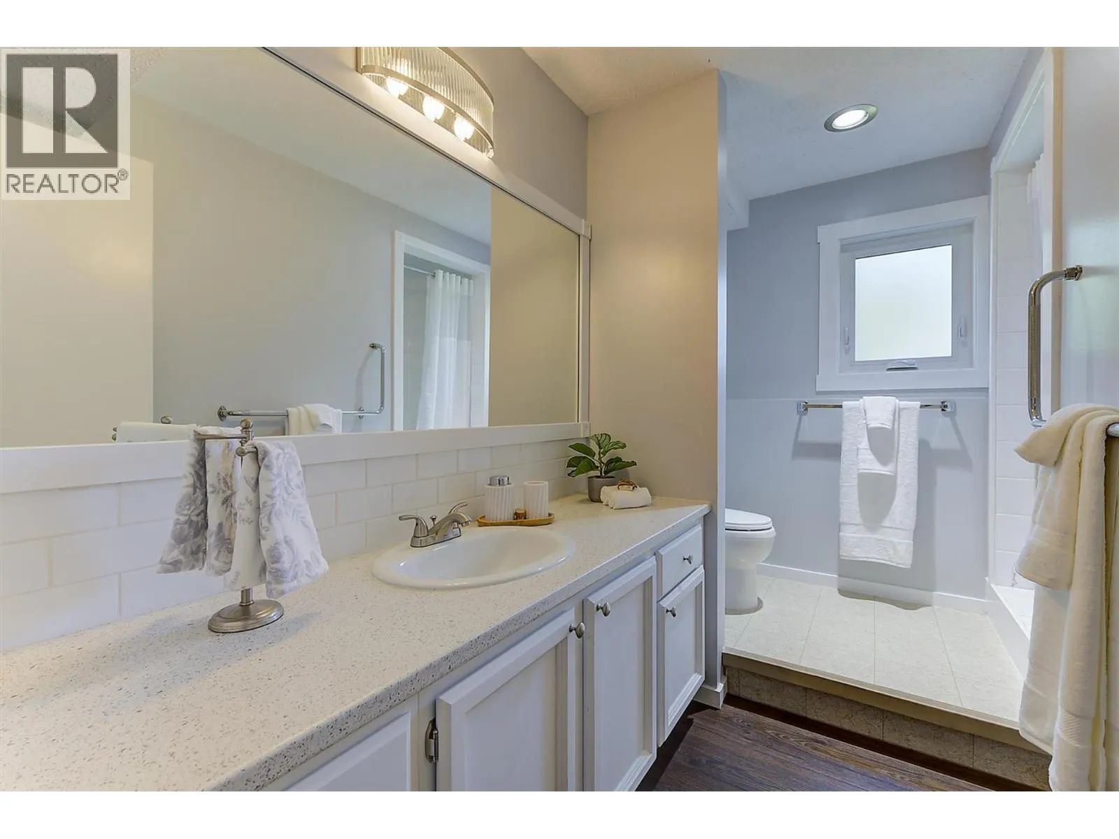 450 Holbrook Road W
