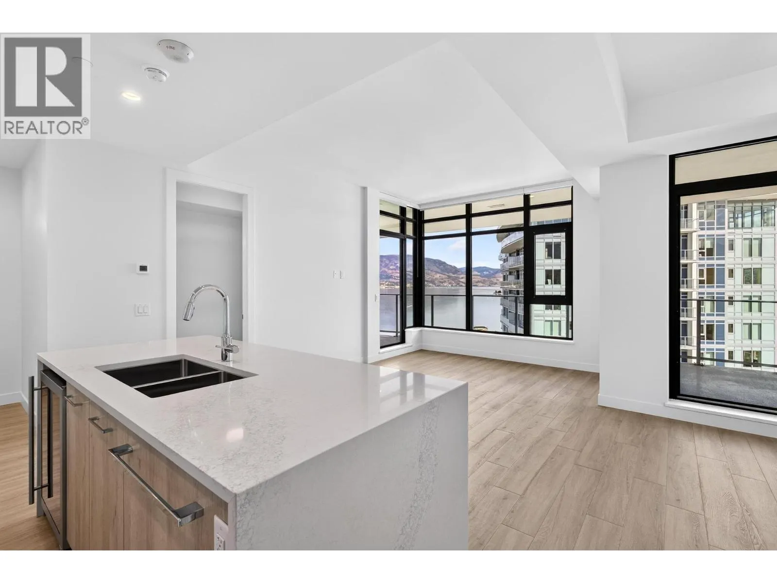 3699 Capozzi Road Unit# PH6