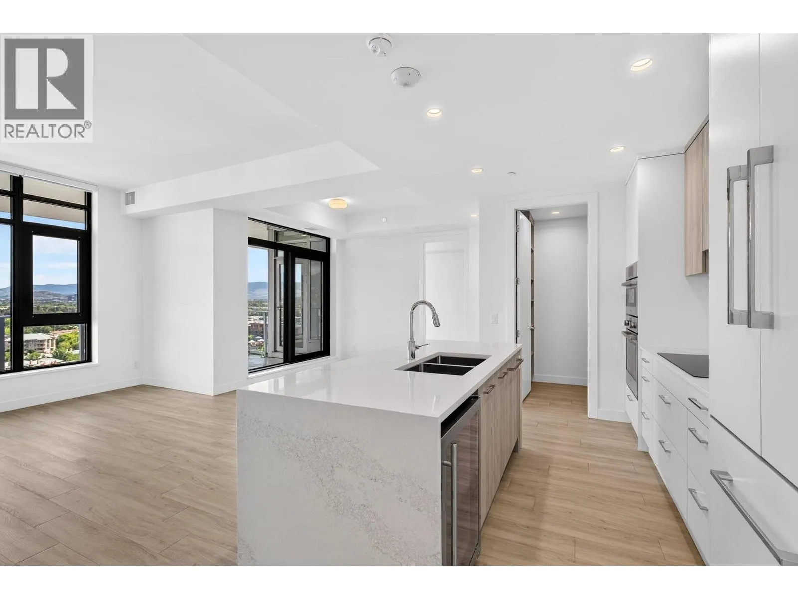 3699 Capozzi Road Unit# PH6