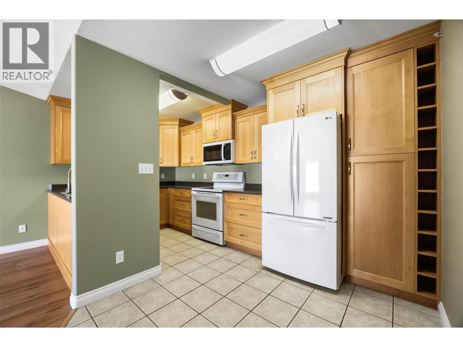 683 Victoria Street Unit# 407