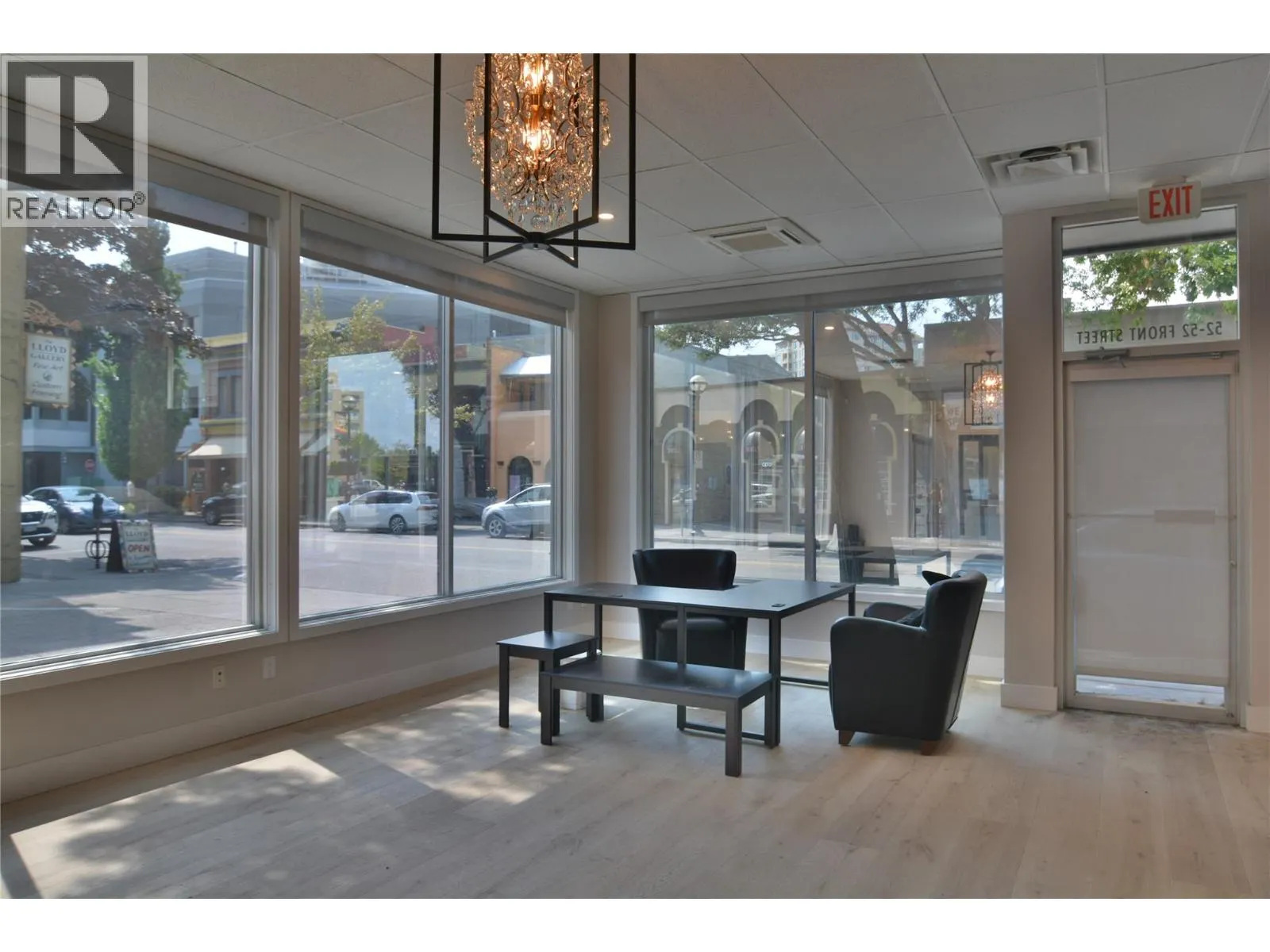 52 Front Street