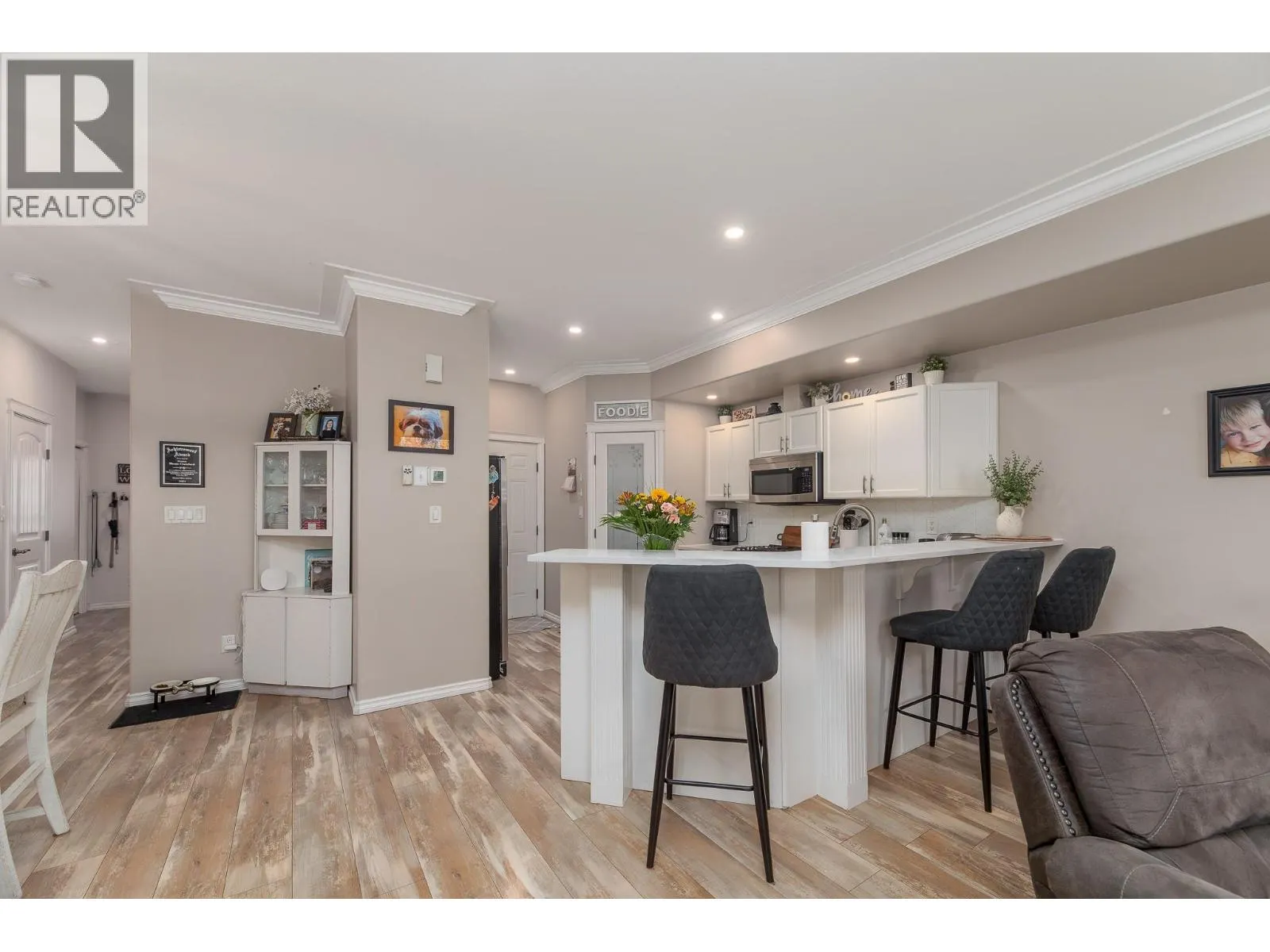 1742 FAIRFORD Drive Unit# 106