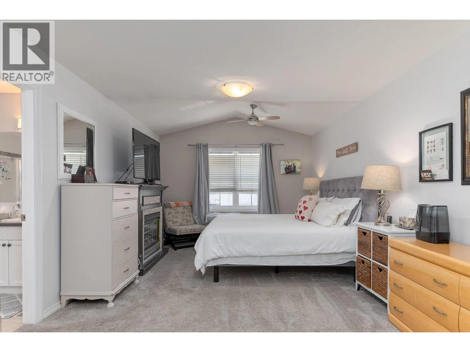 1742 FAIRFORD Drive Unit# 106