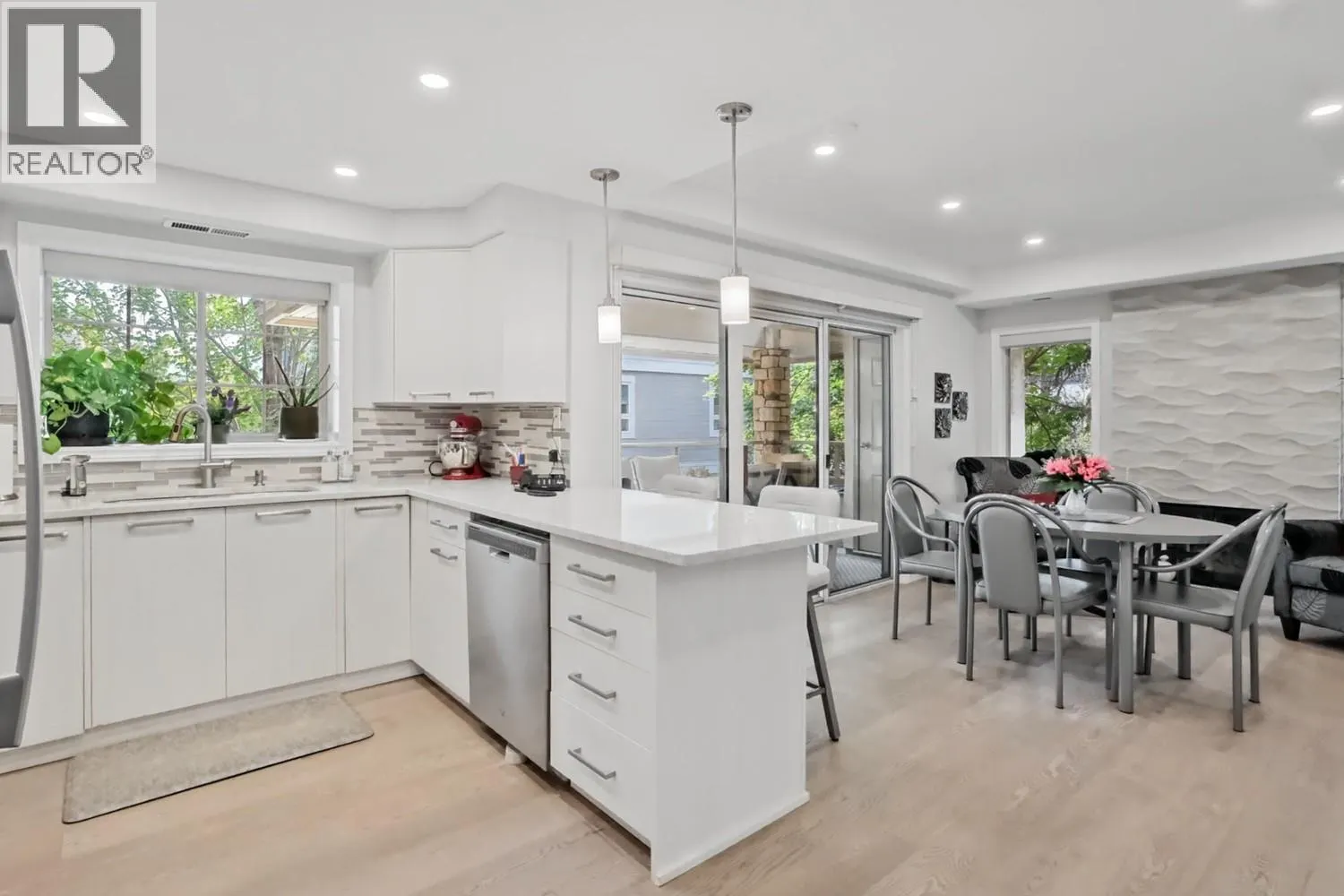 3335 Richter Street Unit# 201