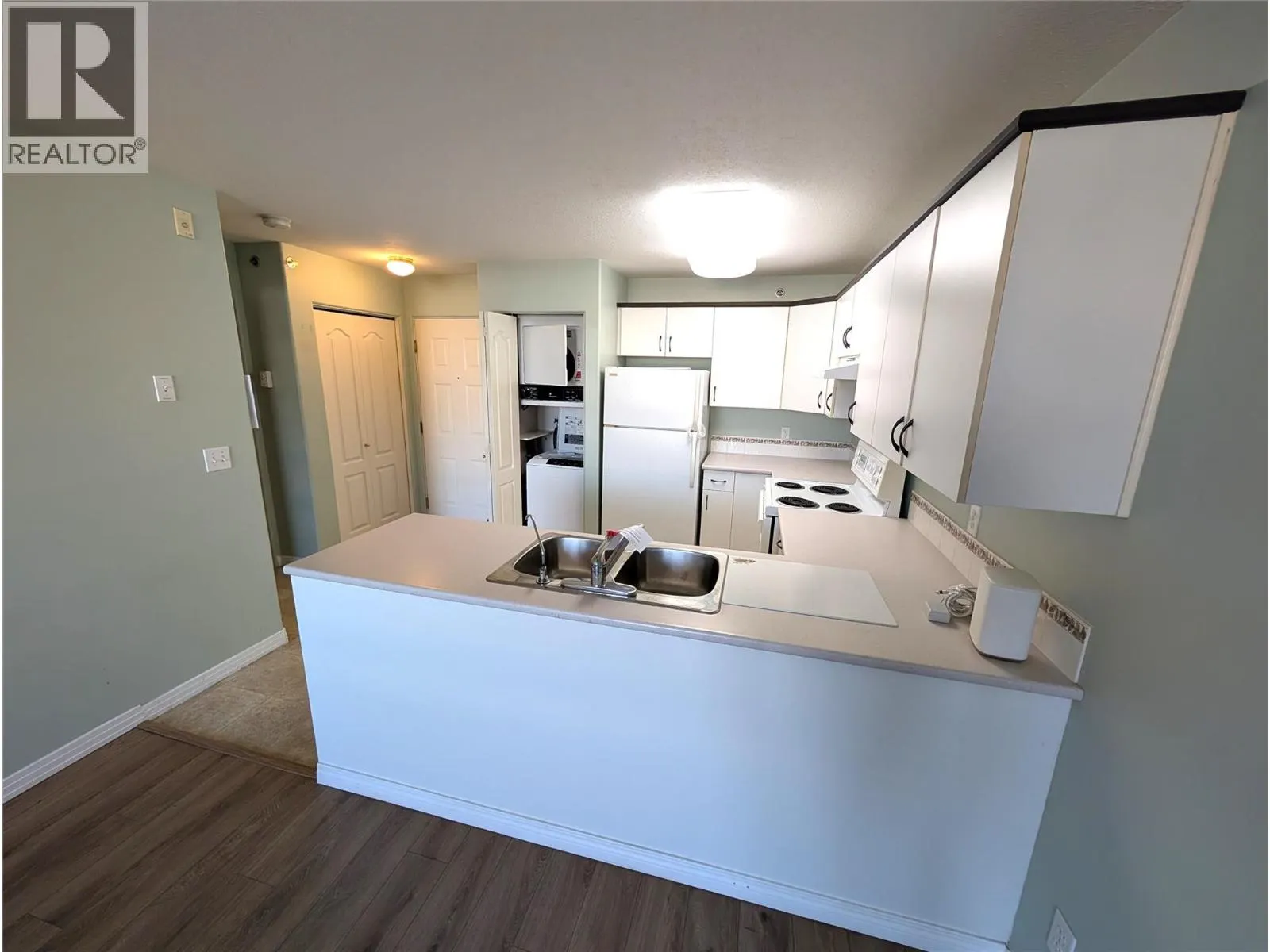 554 SEYMOUR Street Unit# 411