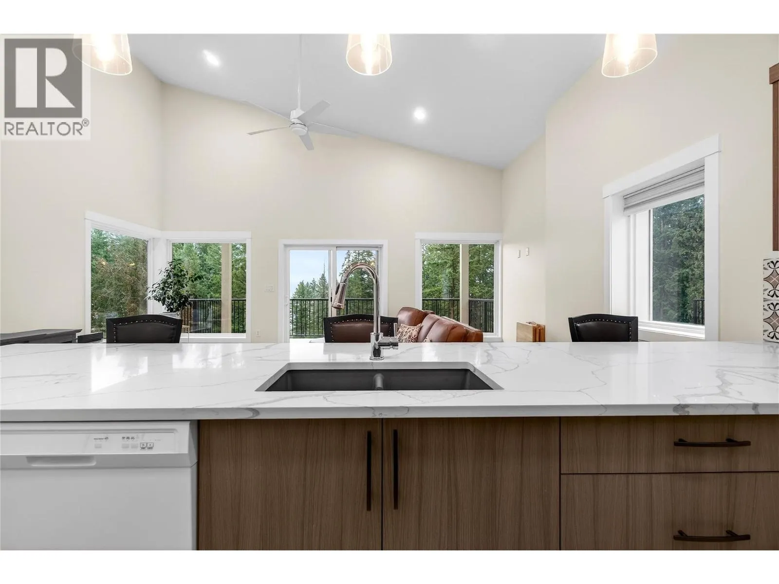 3044 Cedar Drive