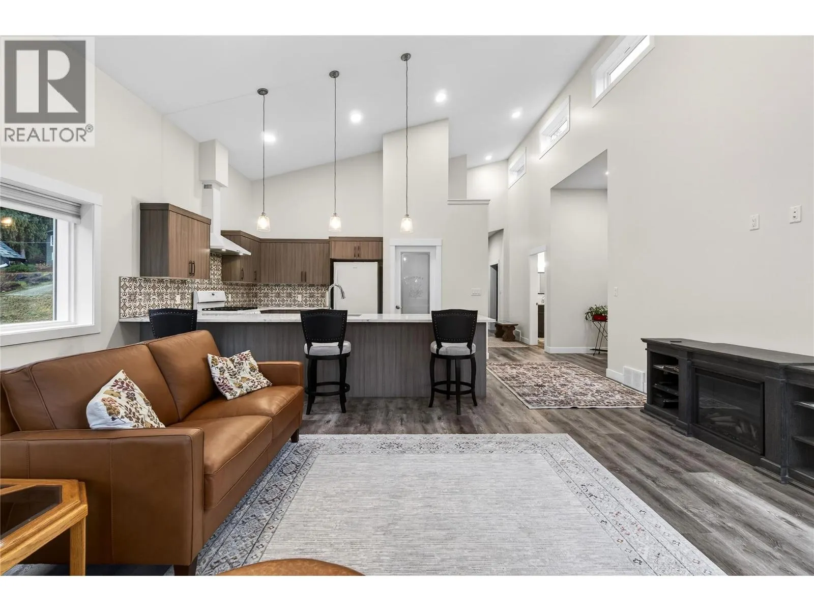 3044 Cedar Drive