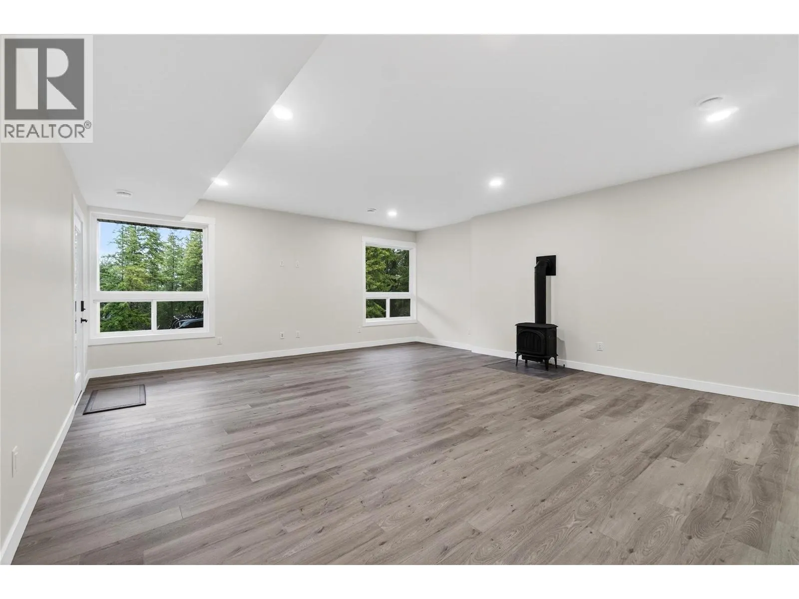 3044 Cedar Drive