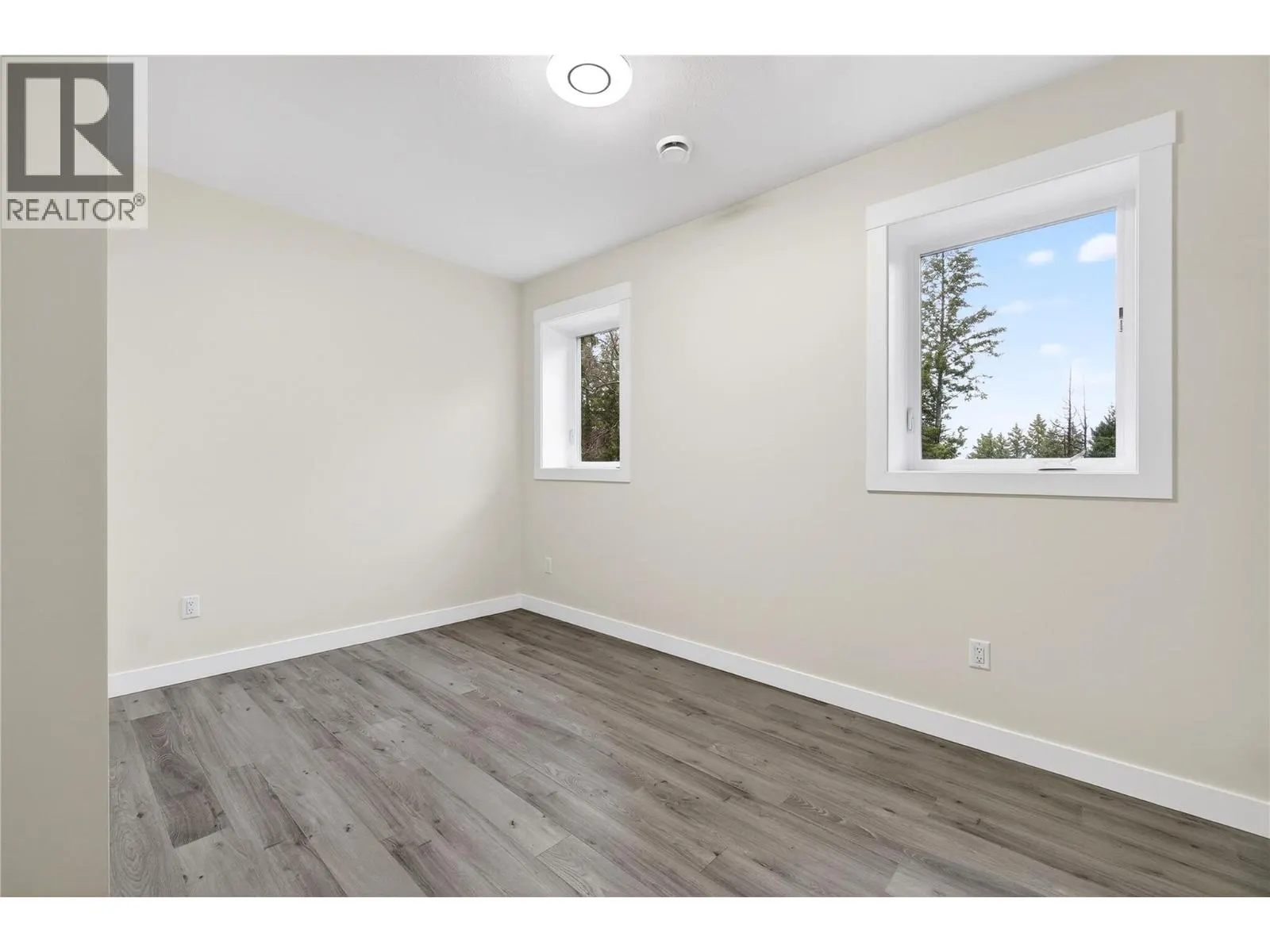 3044 Cedar Drive