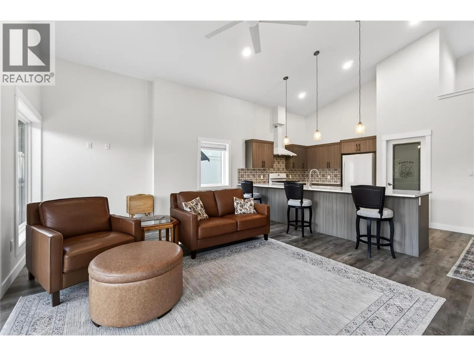 3044 Cedar Drive
