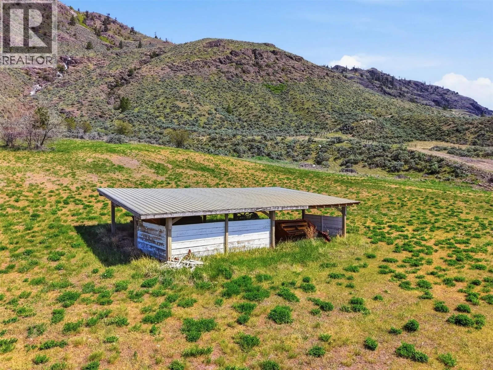 3335 SHUSWAP Road