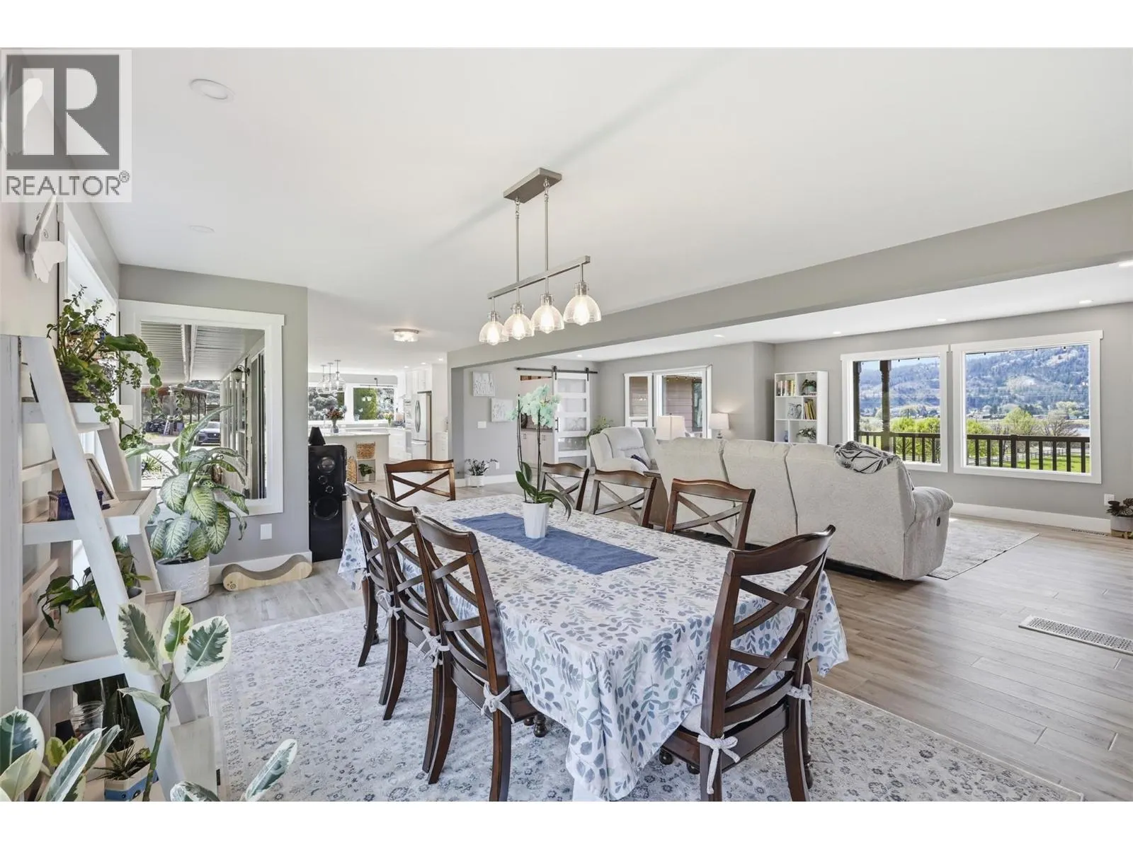 3335 SHUSWAP Road