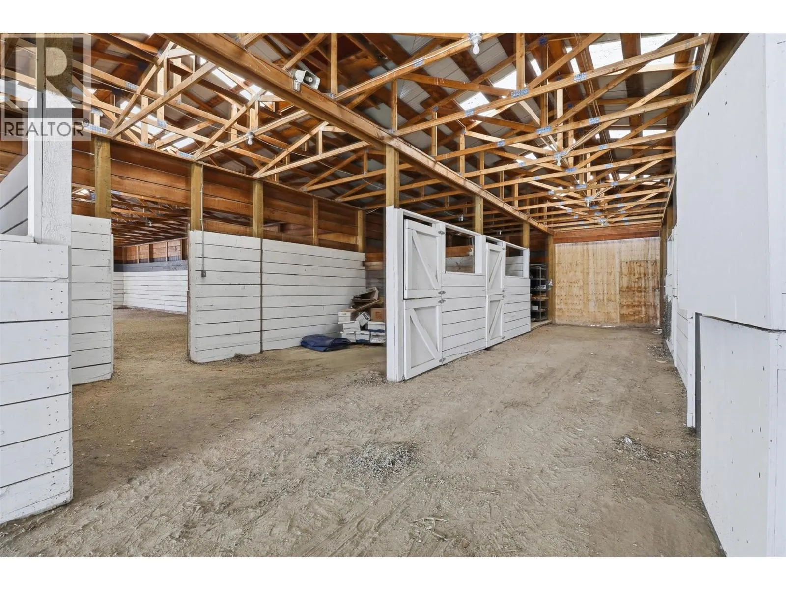 3335 SHUSWAP Road