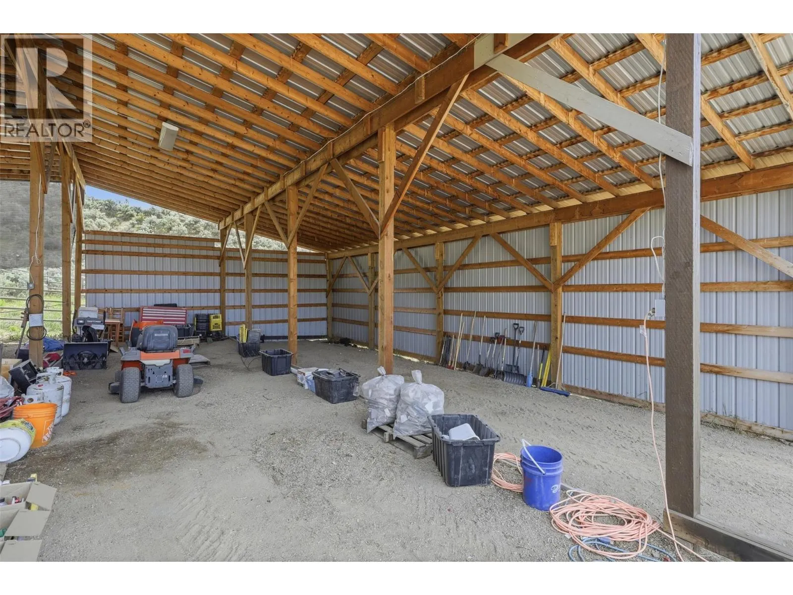 3335 SHUSWAP Road