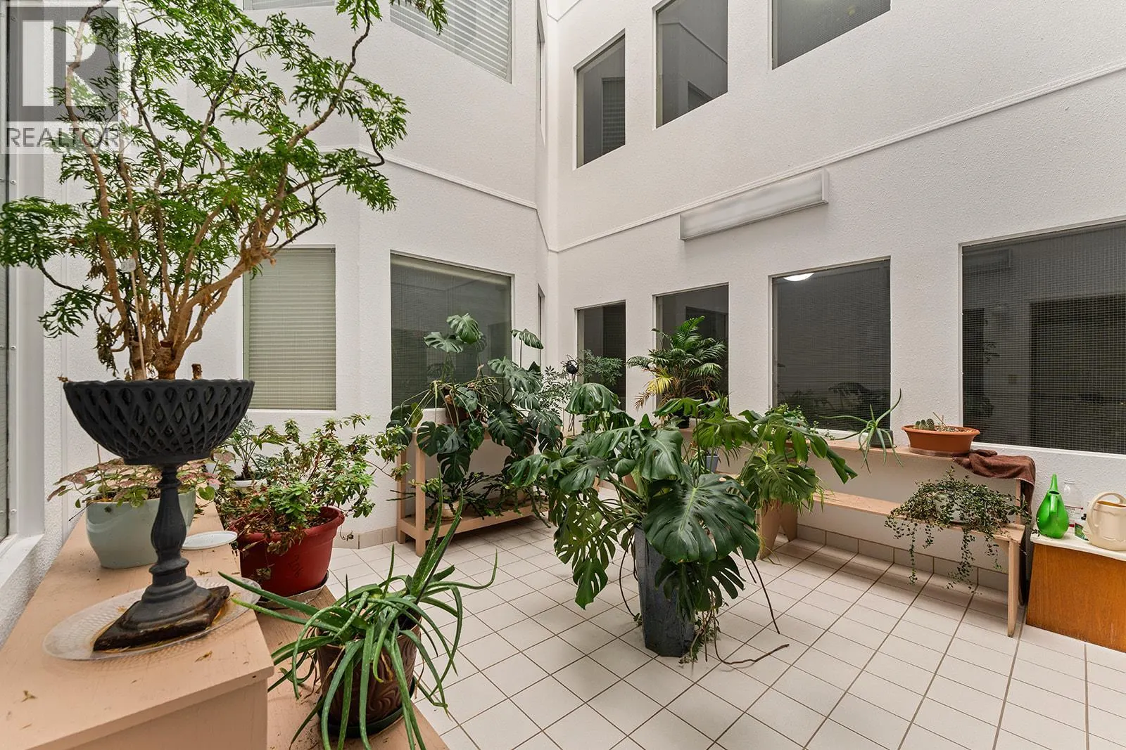 1534 LAWRENCE Avenue Unit# 304