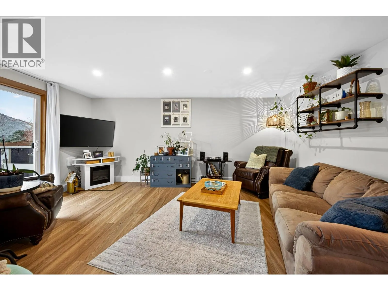 870 MCQUEEN Drive Unit# 114