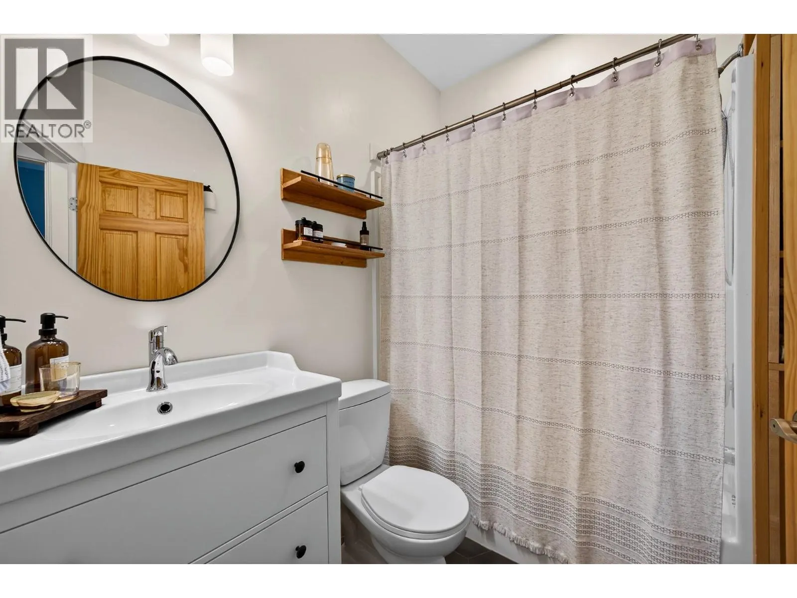 870 MCQUEEN Drive Unit# 114