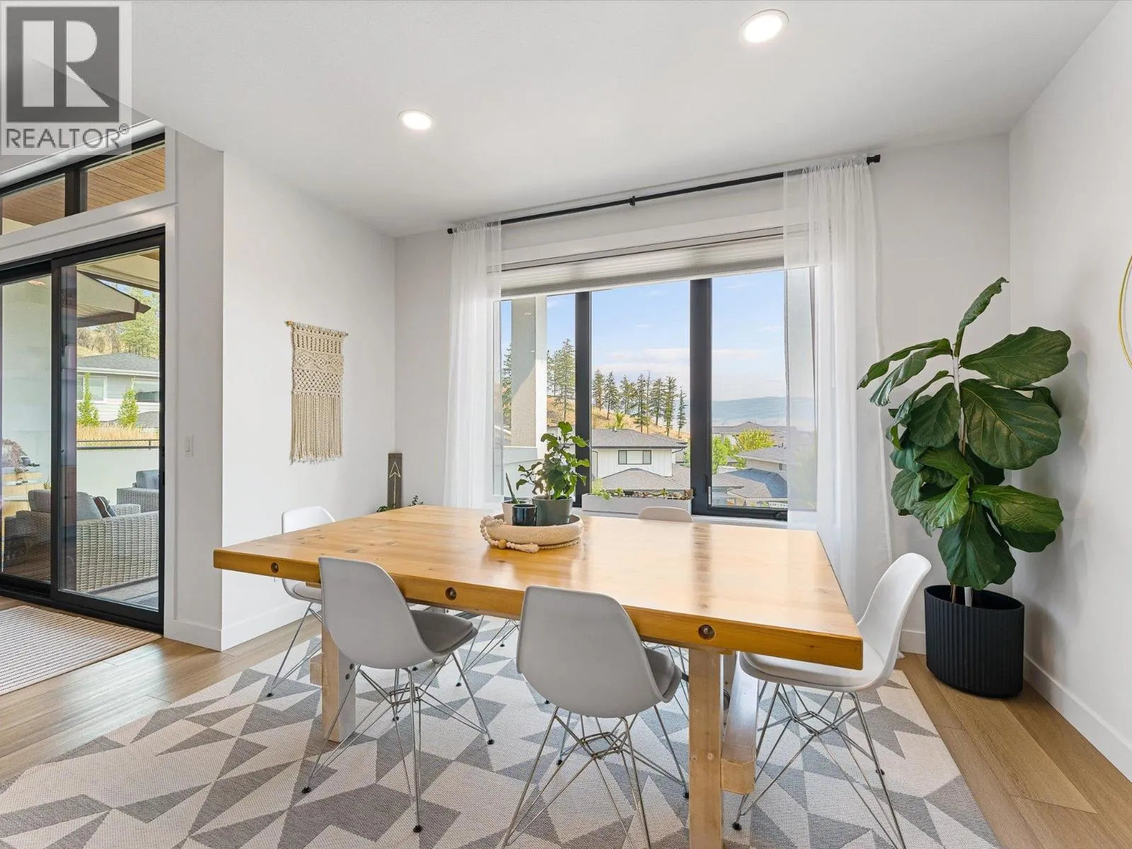 208 Skyland Drive