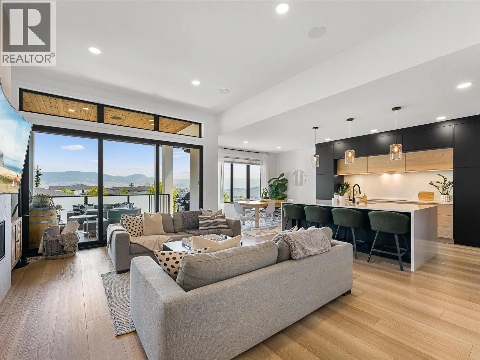 208 Skyland Drive