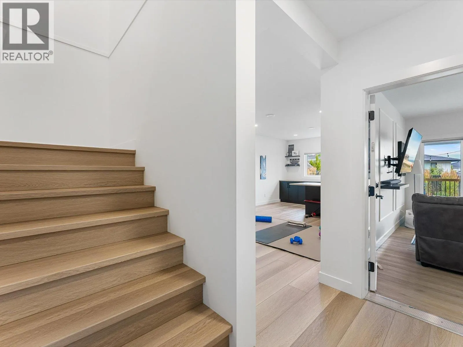 208 Skyland Drive