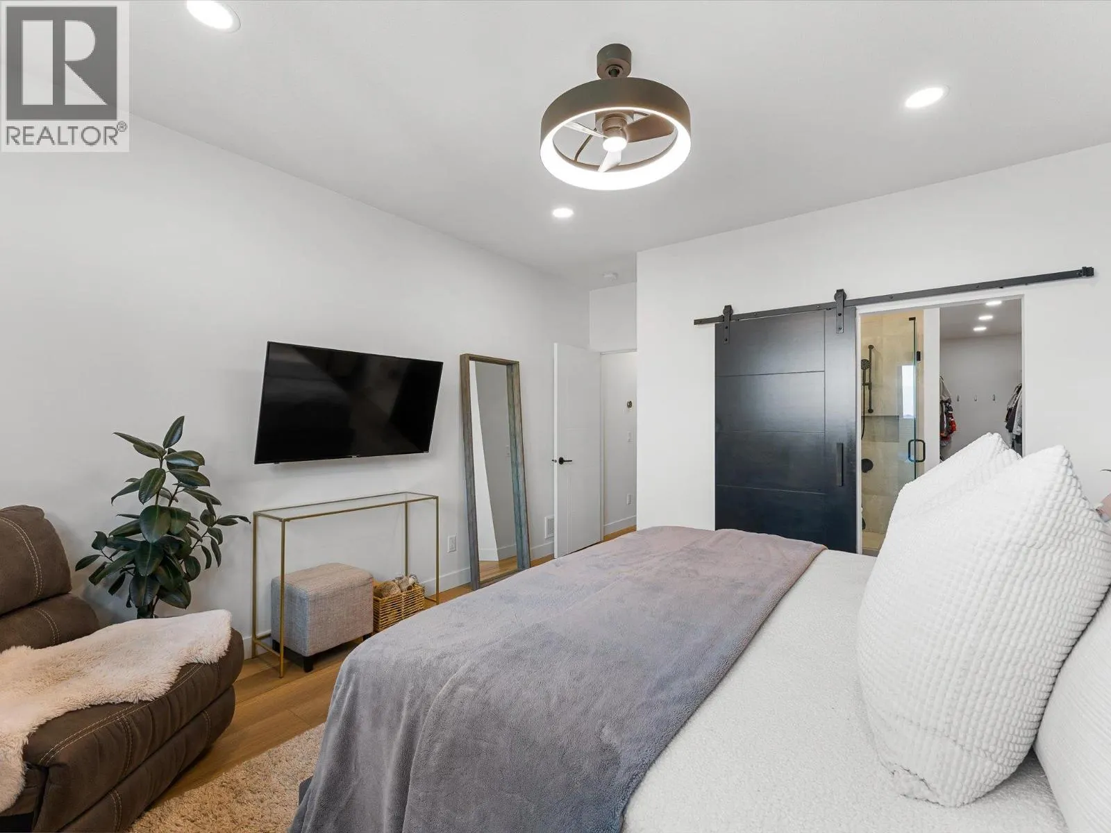 208 Skyland Drive