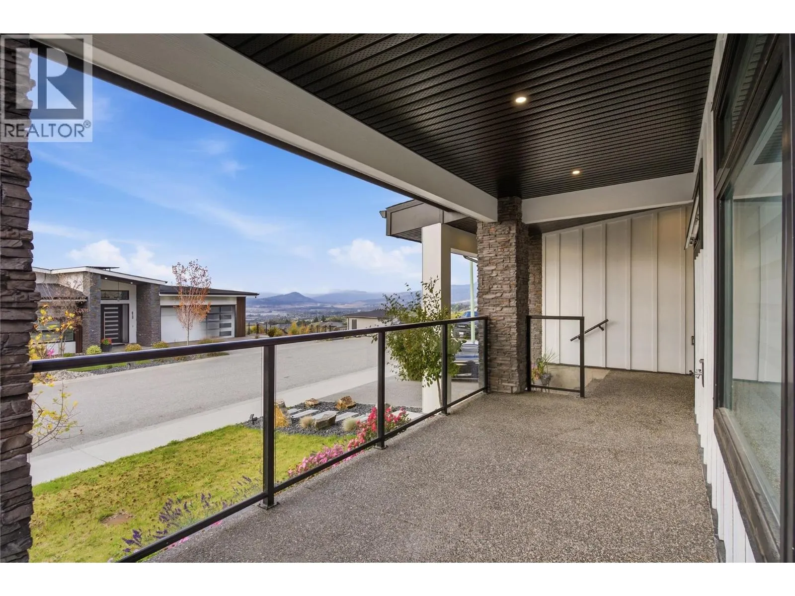 647 Deans Drive