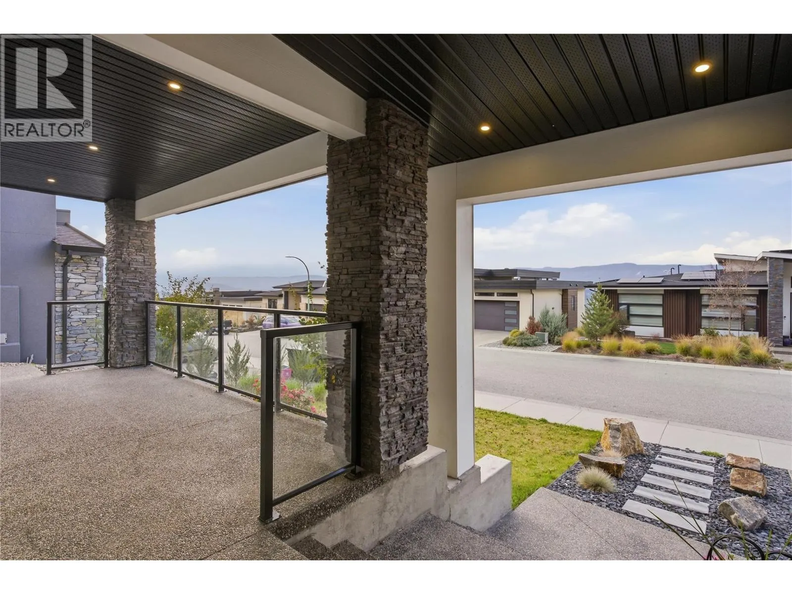 647 Deans Drive