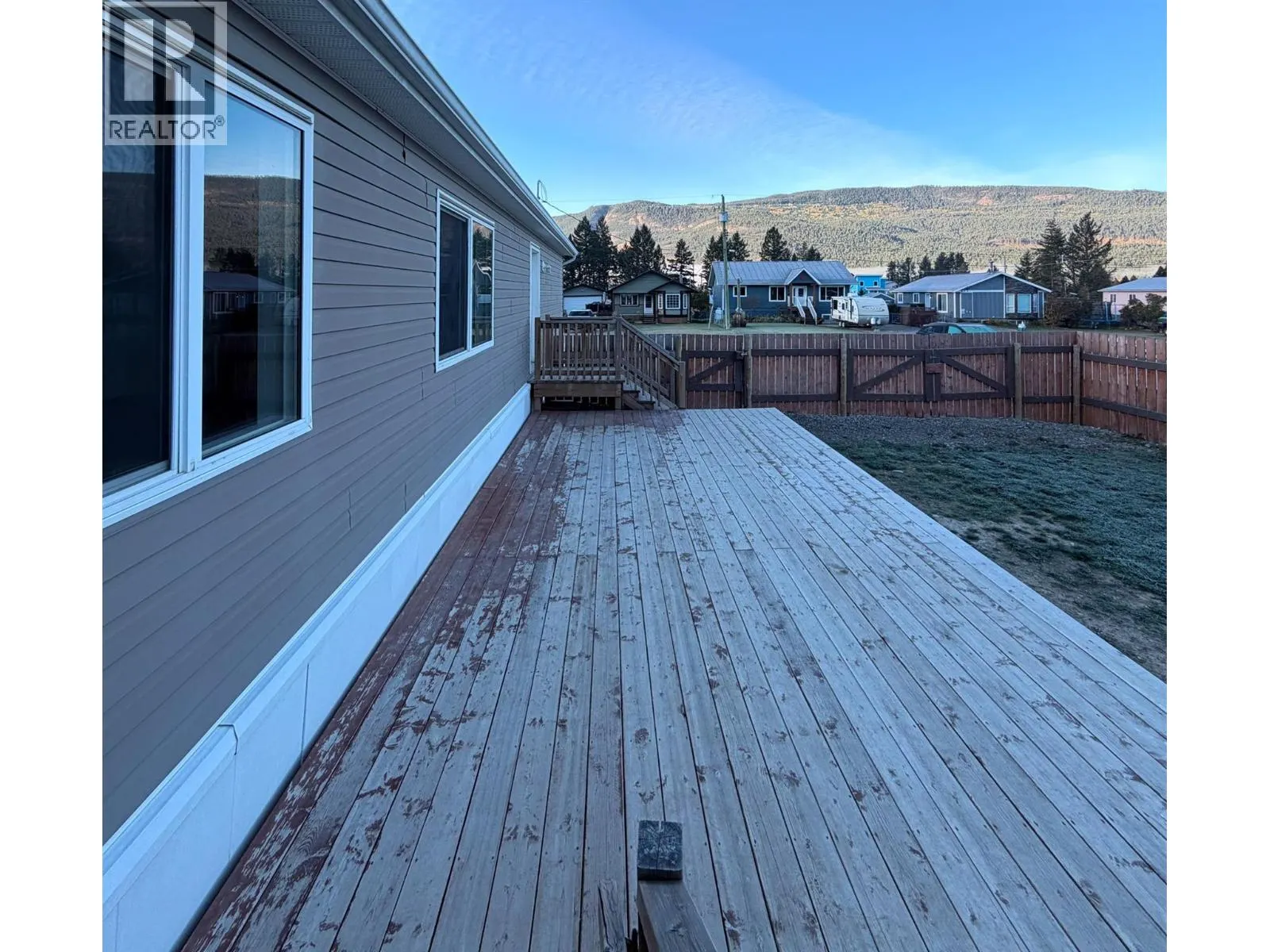 4821 CRESCENTWOOD Drive