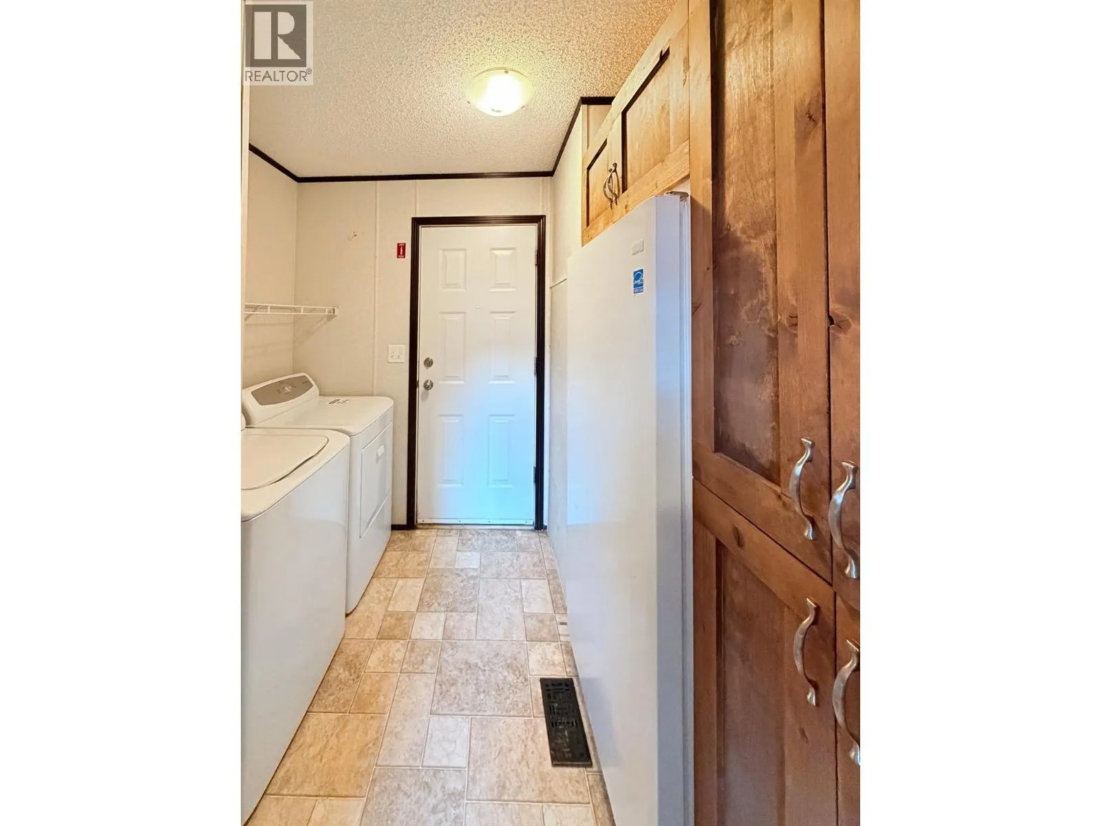 4821 CRESCENTWOOD Drive