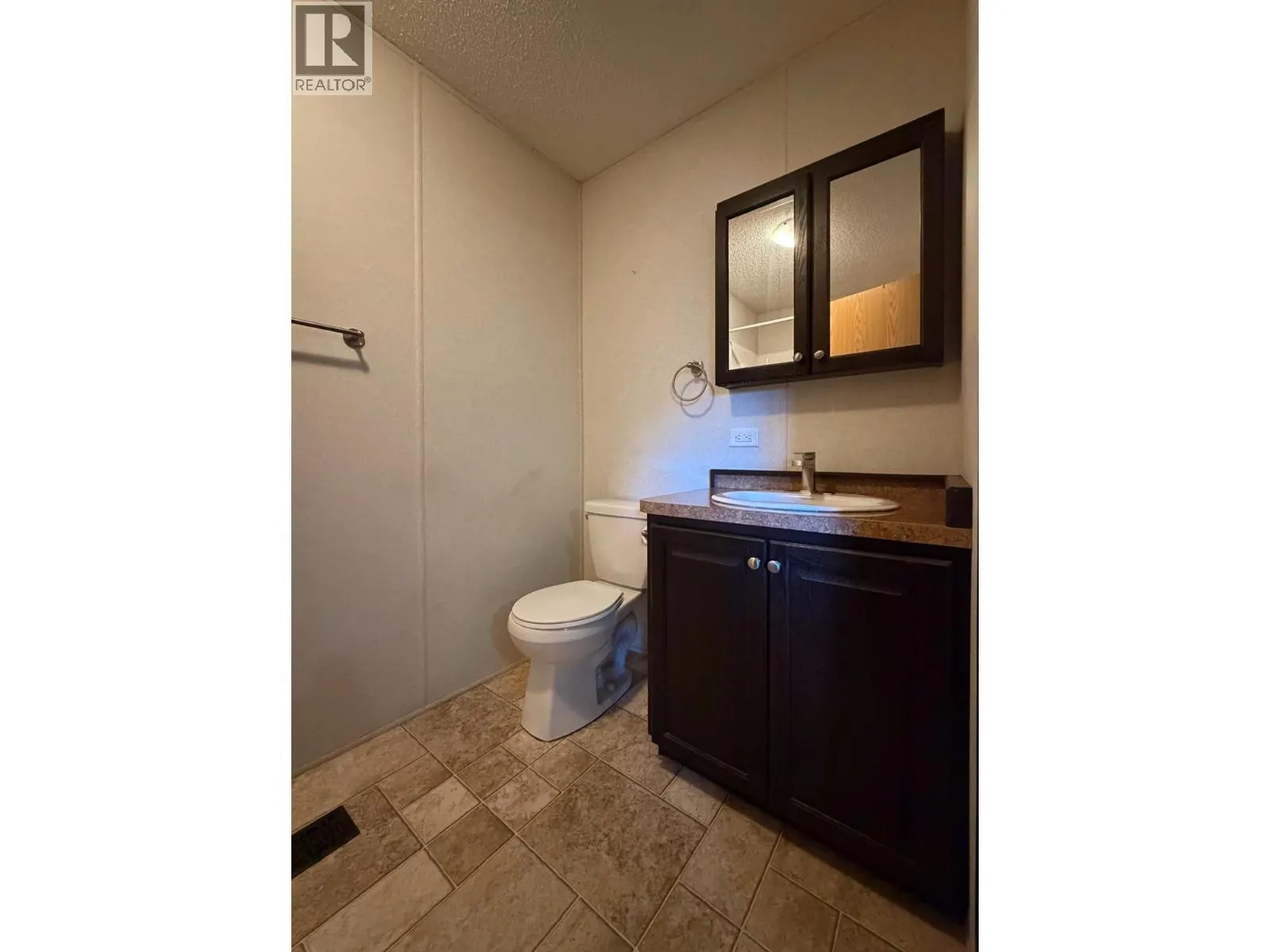 4821 CRESCENTWOOD Drive