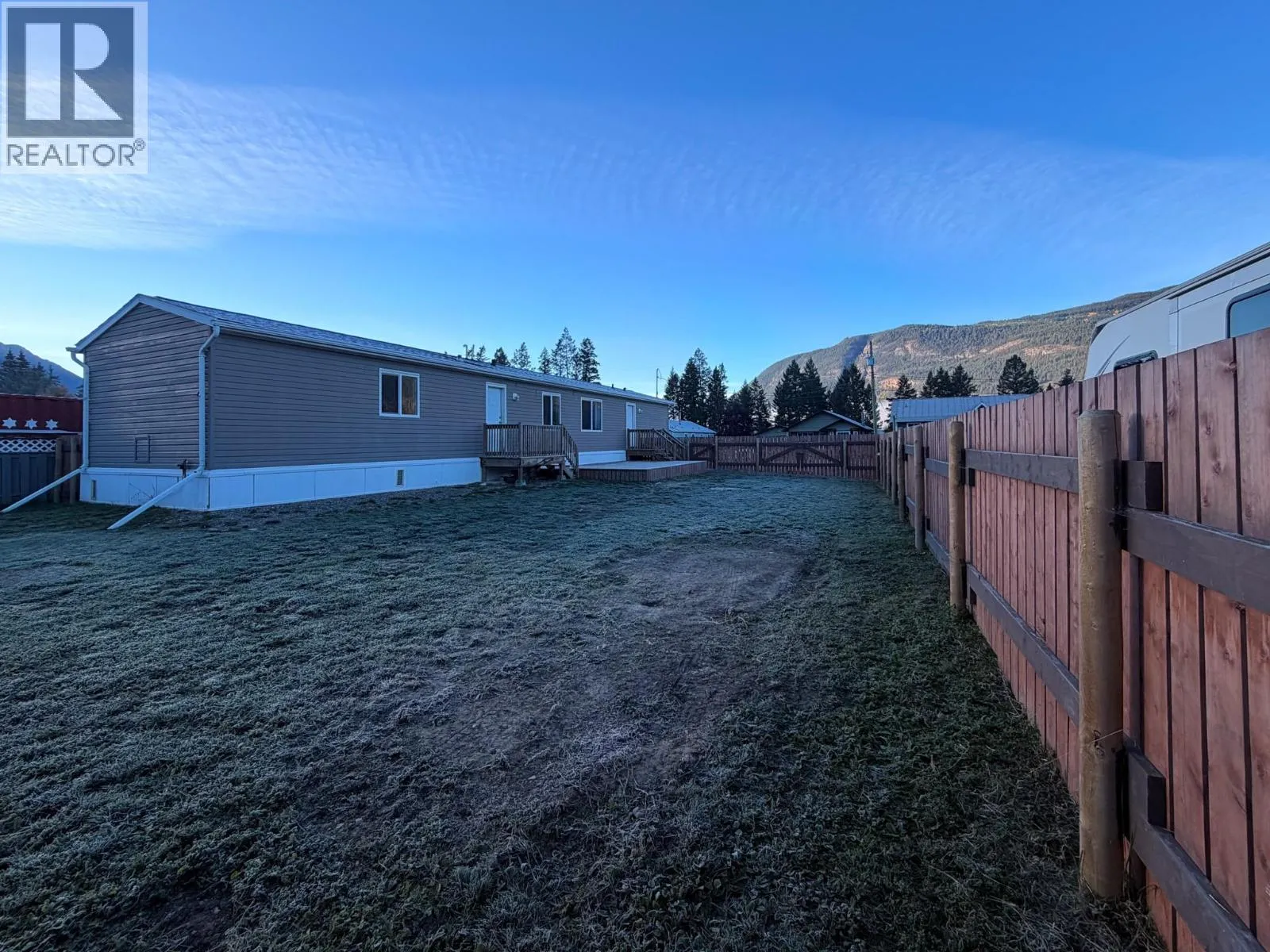 4821 CRESCENTWOOD Drive