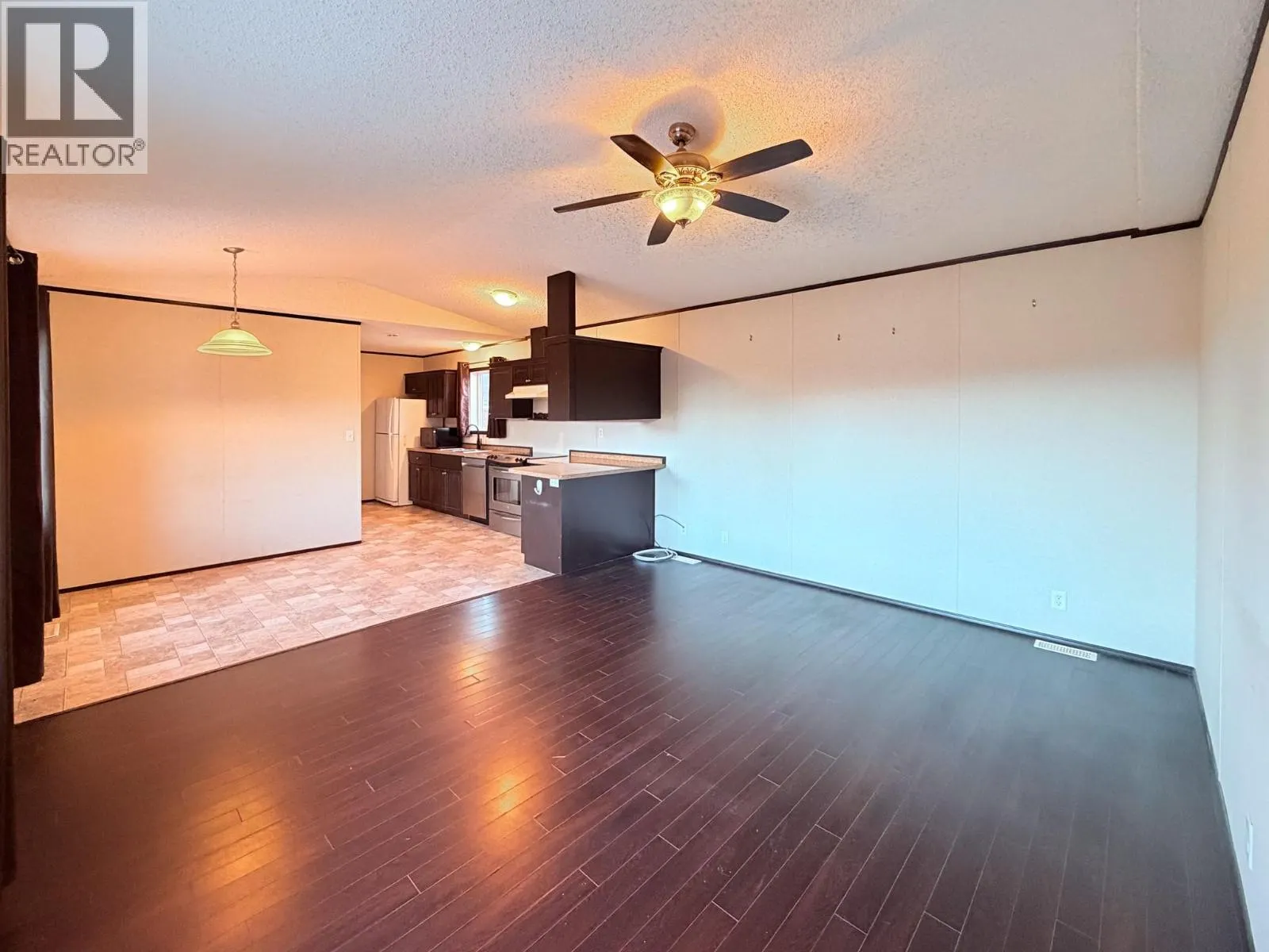 4821 CRESCENTWOOD Drive
